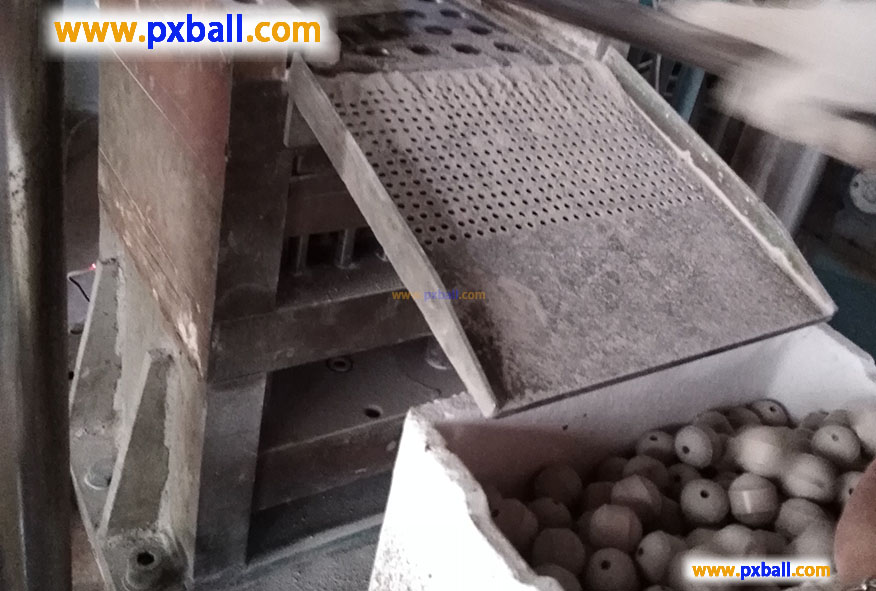 The dry pressing technology ceramic balls